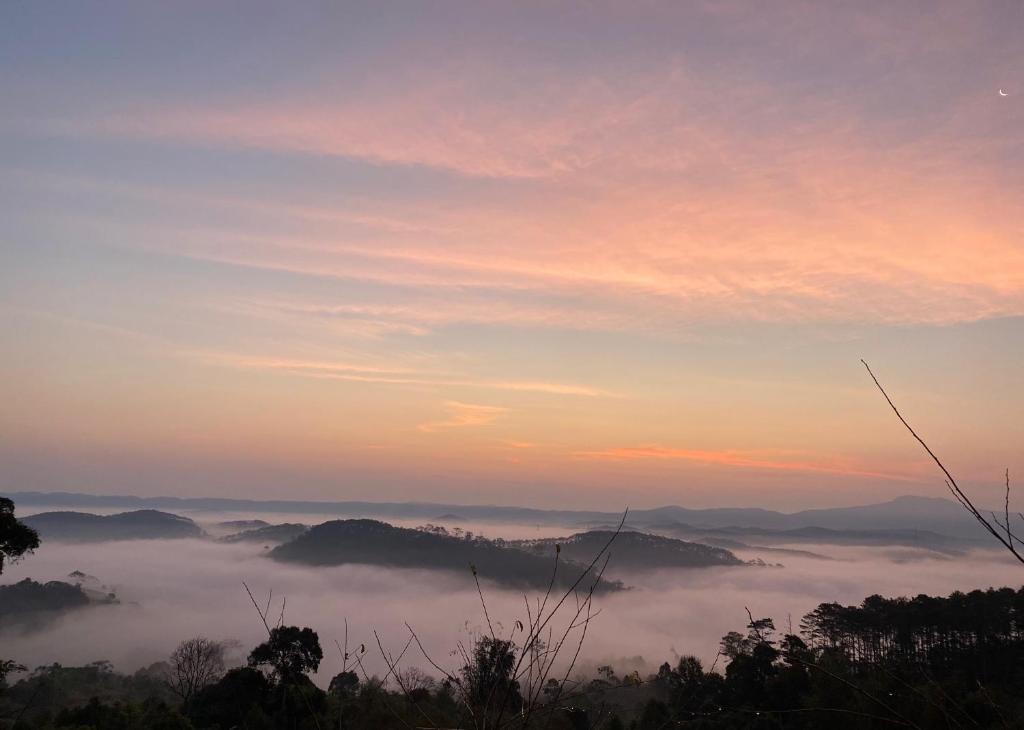 Bình minh biển mây Măng Đen Bình minh biển mây Măng Đen