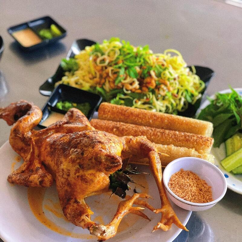 Đặc sản Măng Đen gà nướng cơm lam Đặc sản Măng Đen gà nướng cơm lam