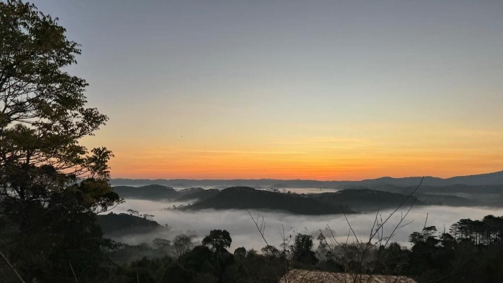 Topview Măng Đen cảnh mây bao quát