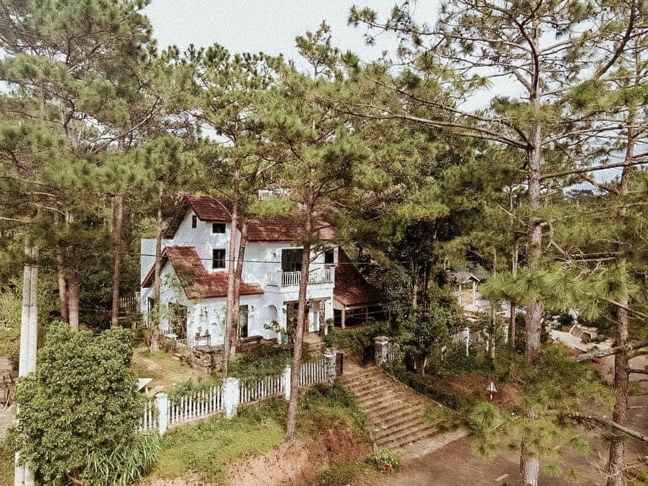 Homestay Măng Đen ấm cúng mùa mưa