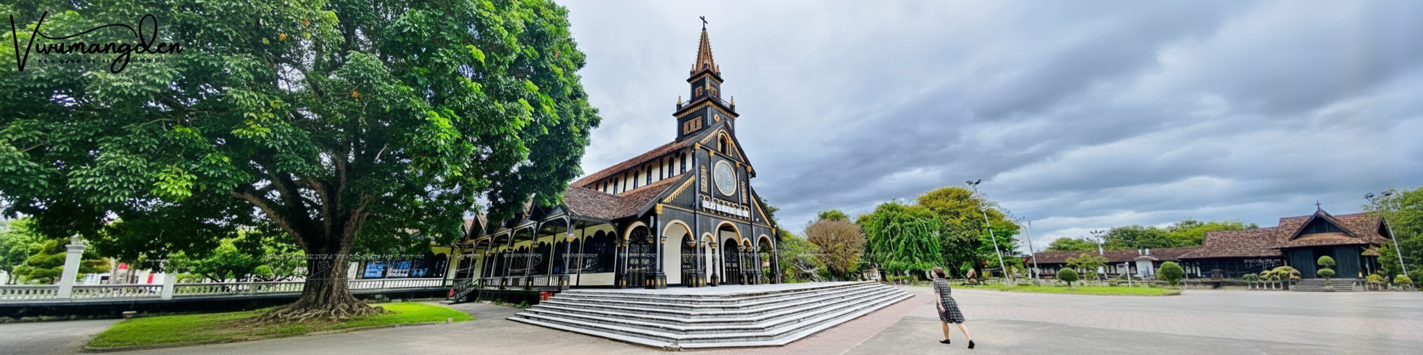 Nhà thờ gỗ Kon Tum