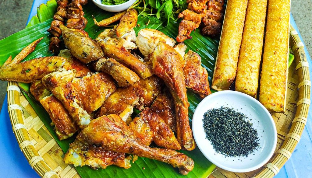 Cơm lam gà nướng Măng Đen Cơm lam gà nướng Măng Đen